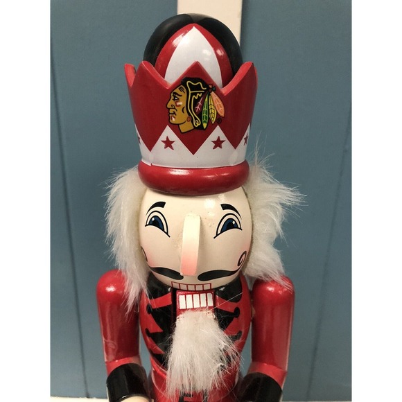 Forever Collectibles NHL Chicago Blackhawks Nutcracker Man Cave Decor 14" - Picture 7 of 9
